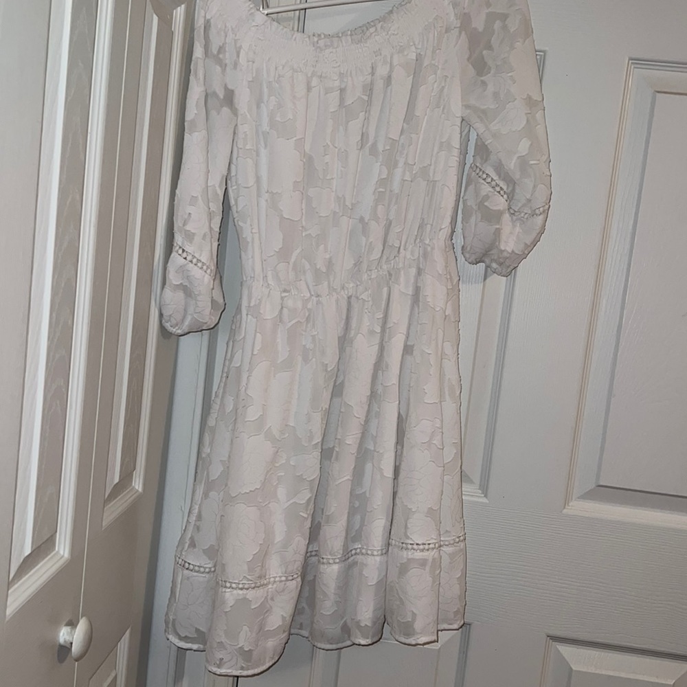 White on or off the shoulders beautiful dress